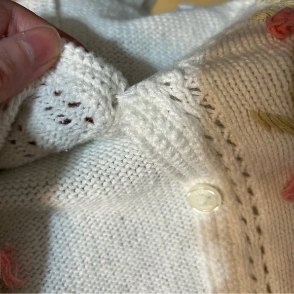 Vintage Pointelle Knit Floral Embroidered White Sweater Vest Cottage Grandmacore - Picture 7 of 10